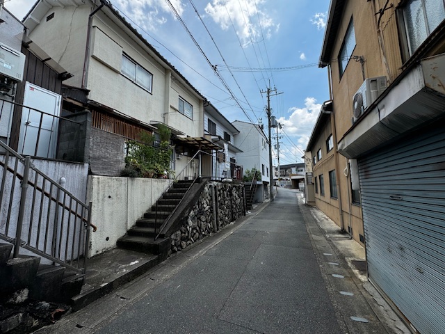 昭和35年築の木造2階建狭小連棟（3軒長屋）住宅