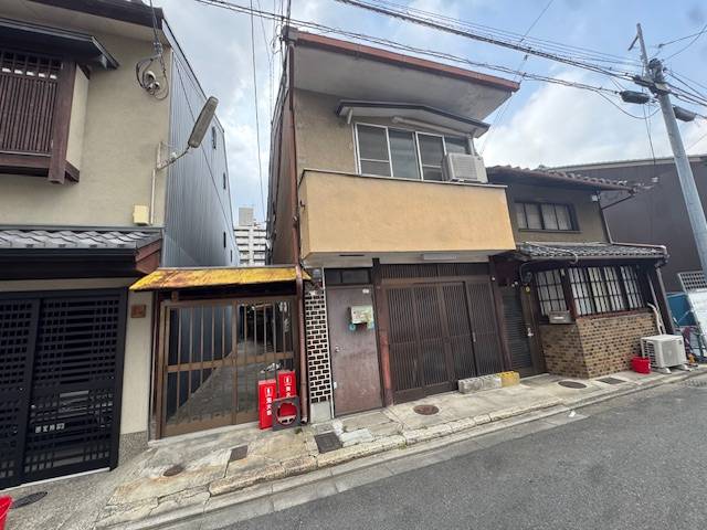 築不詳の13.79坪と14.27坪の2軒分の狭小物件